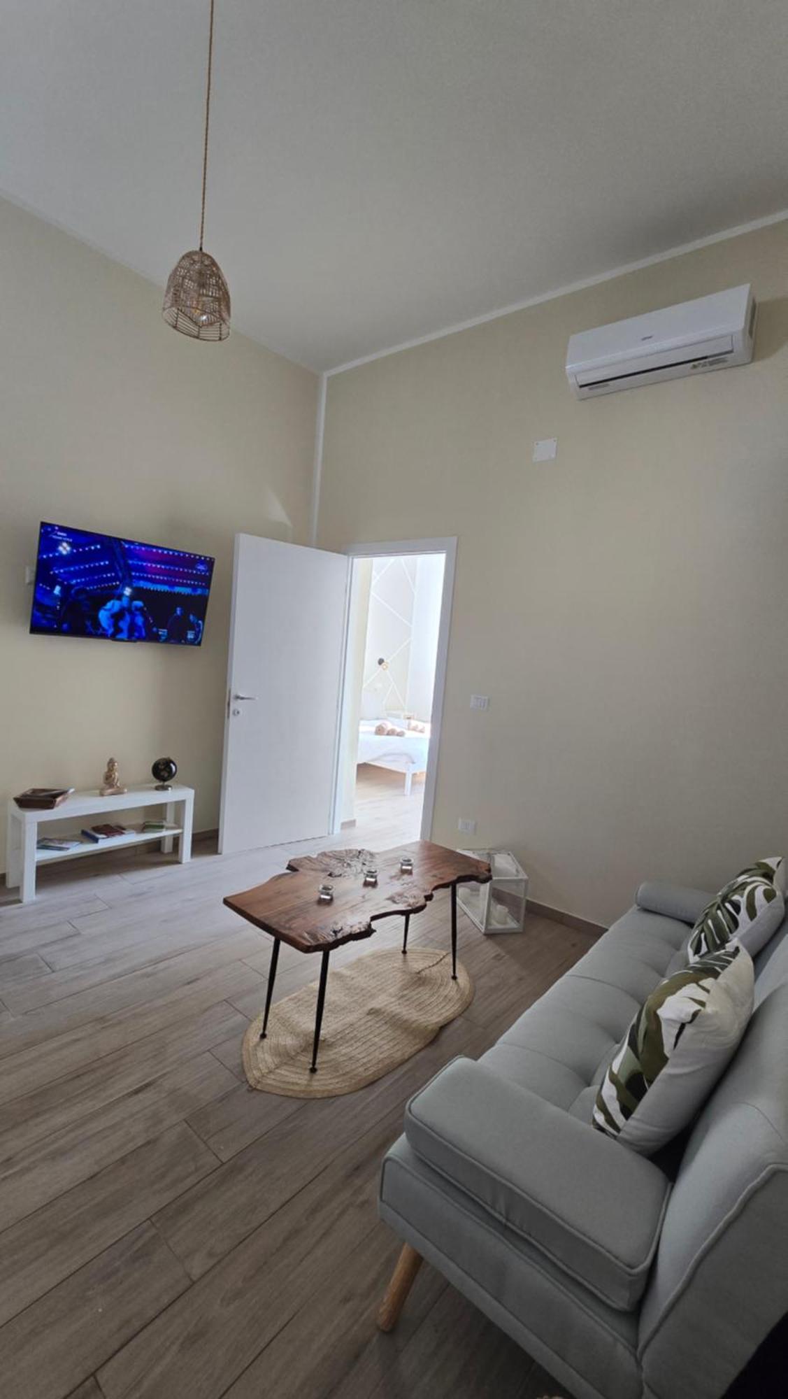 Wanderlust Apartment